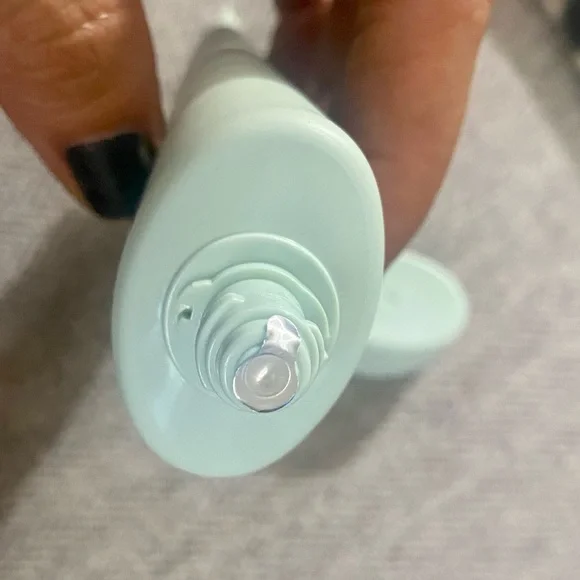 SDARA broad spectrum mineral sunscreen spf 30, NEW! - Picture 3 of 3